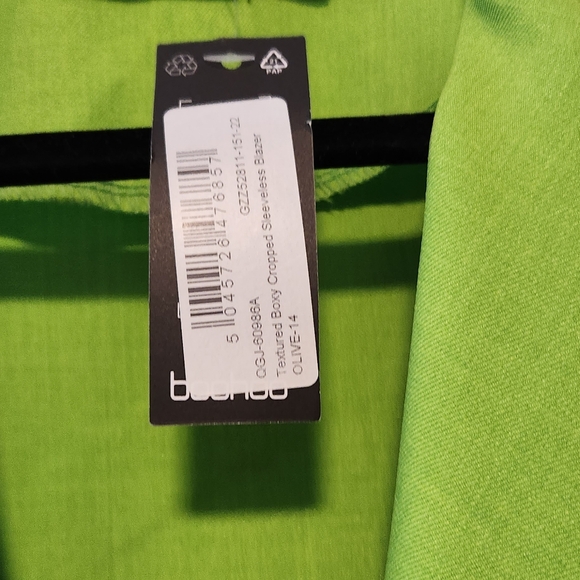 Textured Green Cropped Sleeveless blazer - Picture 10 of 12